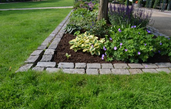 Flower Bed Mulching in Rotonda West